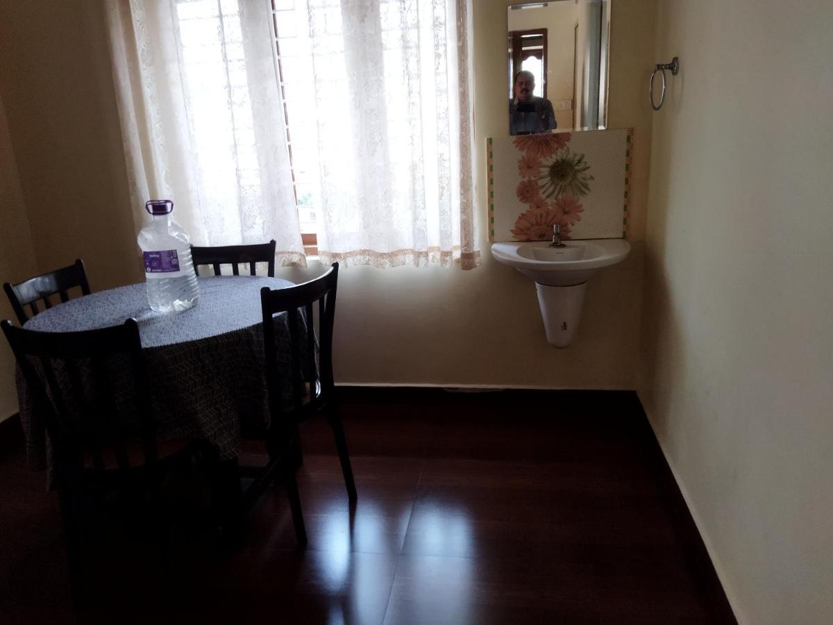 Hidden Gem Home Stay 마디케리 외부 사진