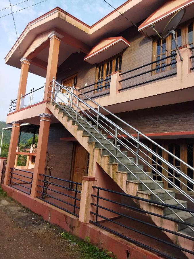 Hidden Gem Home Stay 마디케리 외부 사진