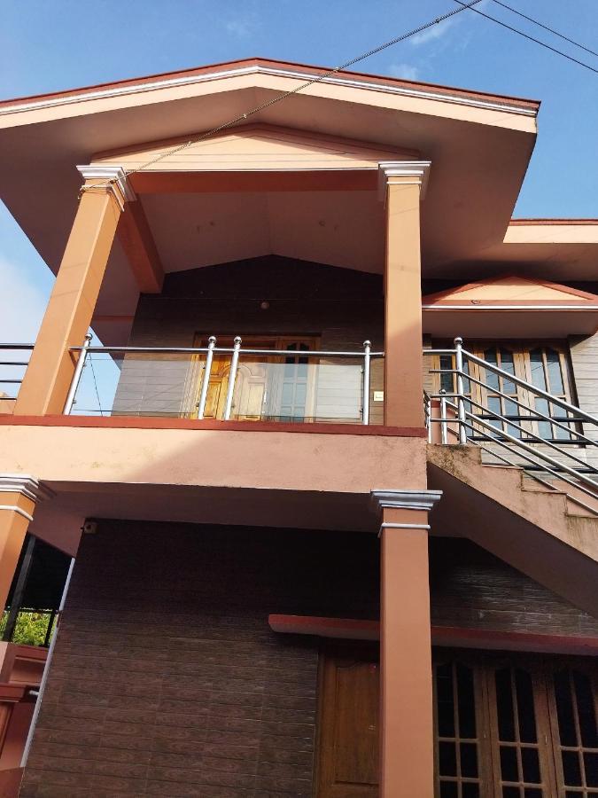 Hidden Gem Home Stay 마디케리 외부 사진